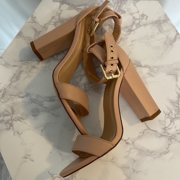 NUDE STRAPPY HEELS SIZE 7 - Picture 4 of 6